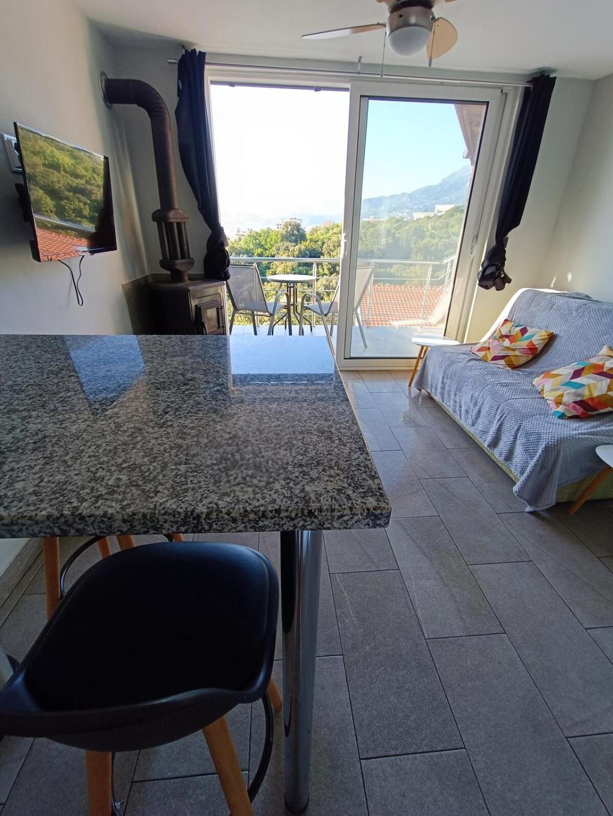Carefree Apartments Улцинь Экстерьер фото