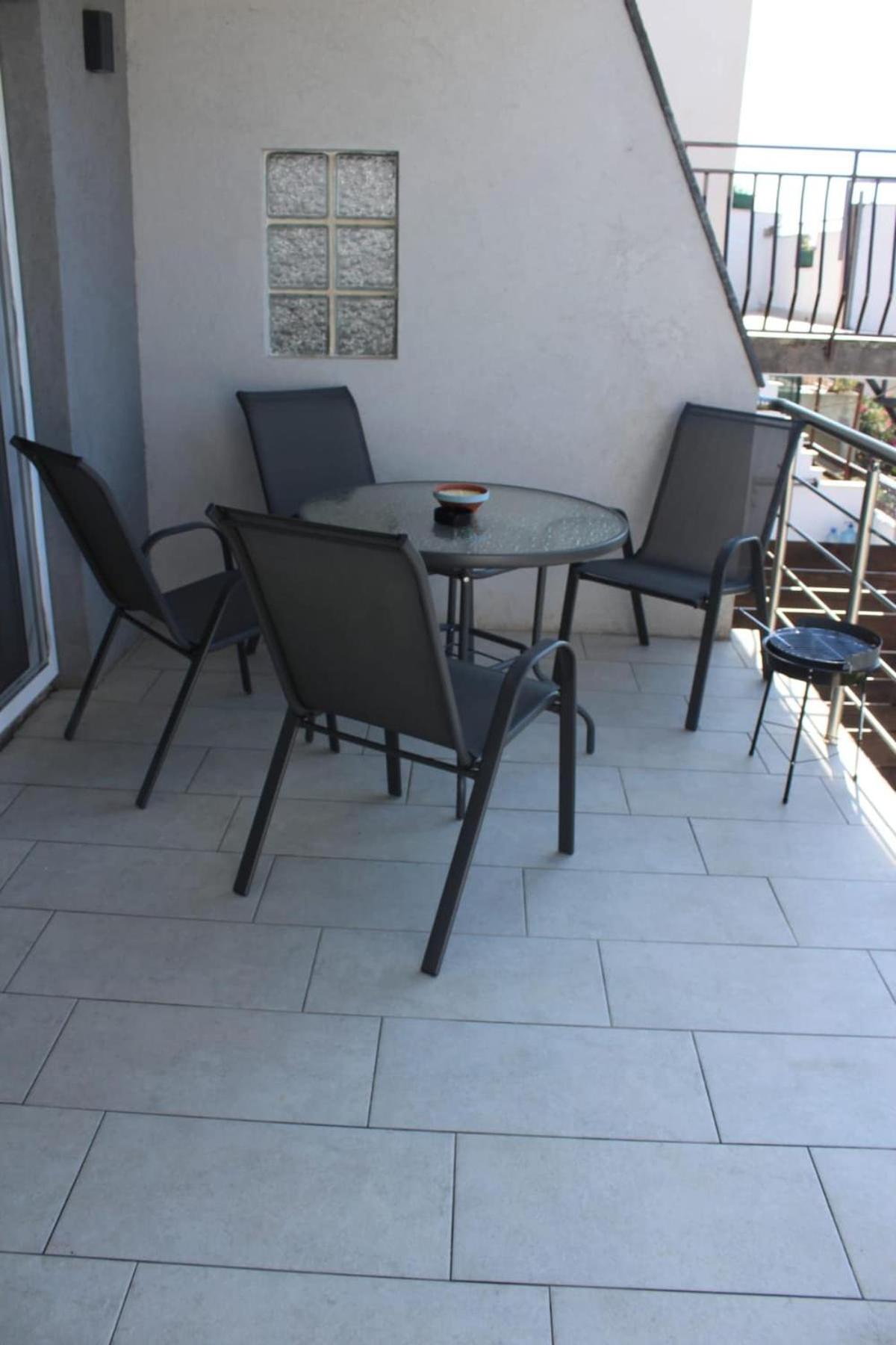 Carefree Apartments Улцинь Экстерьер фото